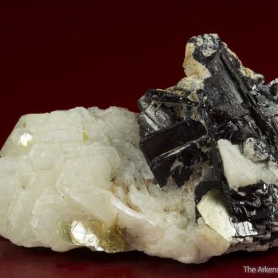 Tantalite-(Fe) with Cassiterite, Albite and Muscovite