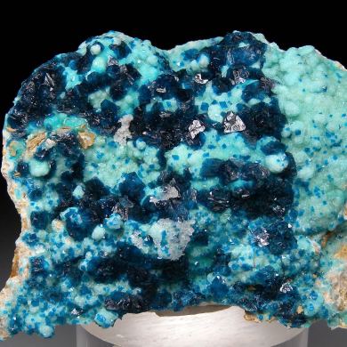 Veszelyite on Hemimorphite