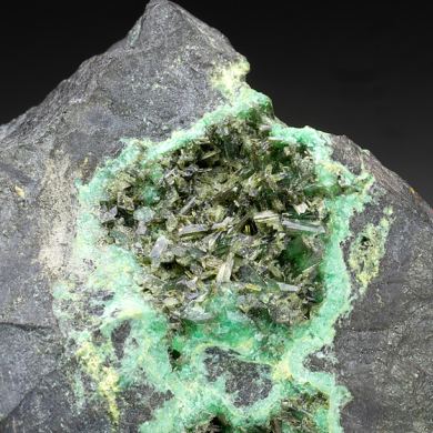 Zincolivenite