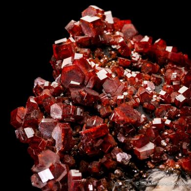 Vanadinite on Baryte