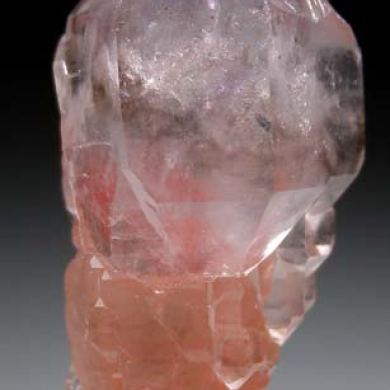 Quartz scepter with Hematite