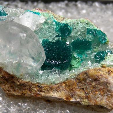 Dioptase with Calcite