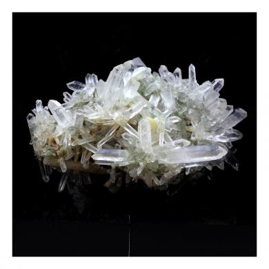 Quartz. 945.0 ct.