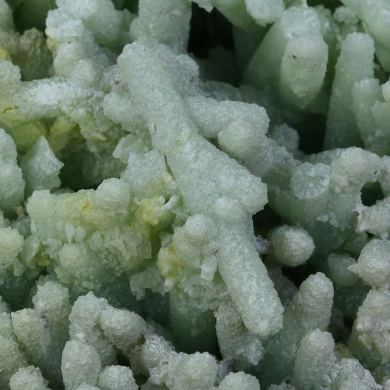 Prehnite (unusual “fingers”)