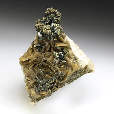 Chalcopyrite with Siderite