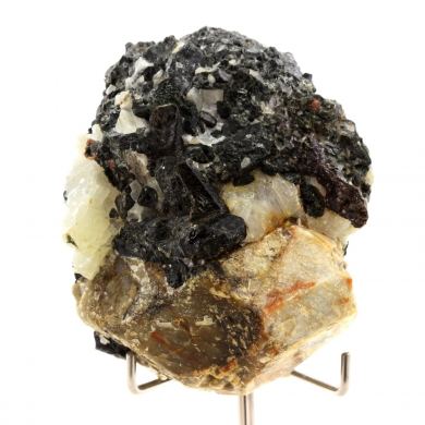 Scapolite + Pyroxene. 2807.0 ct.