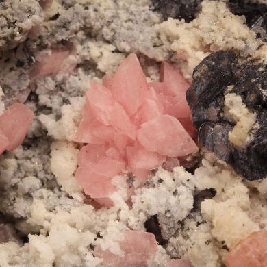 Rhodochrosite on Quartz with Sphalerite