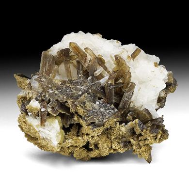 Childrenite with Roscherite, Feldspar