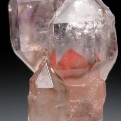 Quartz scepter with Hematite