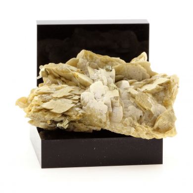 Siderite, Quartz, Pyrite.