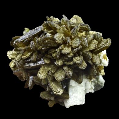 Stilbite, epidote, albite POLAND