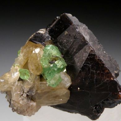 Tsavorite, Diopside on Titanite