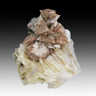 Genthelvite with Calcite