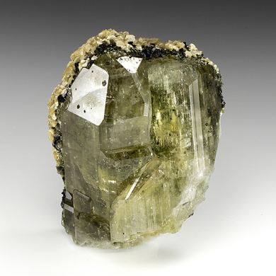 Fluorapatite with Siderite, Muscovite