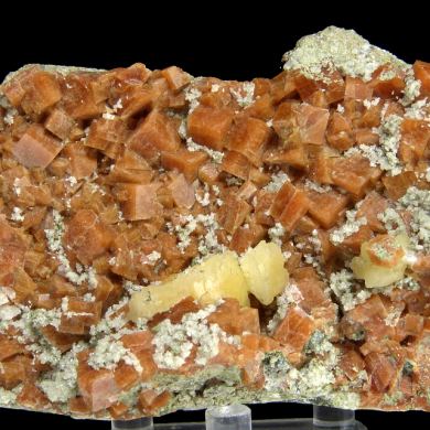 Chabazite-Ca, stilbite