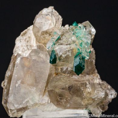 Dioptase on/in Quartz