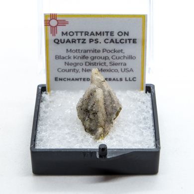 Mottramite on Quartz ps. Calcite