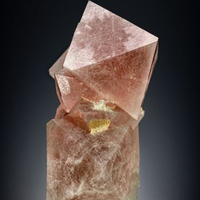 Fluorite with Byssolite inclusions