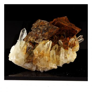 Quartz + Siderite. 538.0 ct.