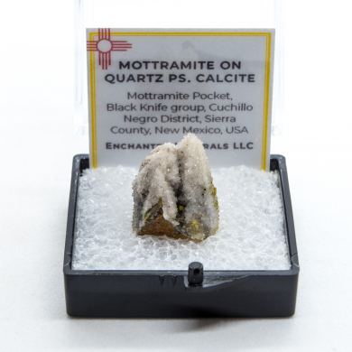 Mottramite on Quartz ps. Calcite