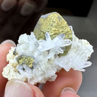 Chalcopyrite, quartz