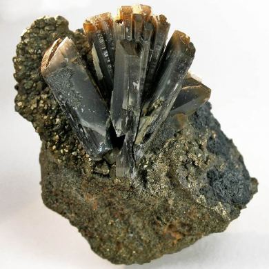 Valentinite, Pyrite