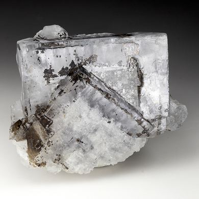 Fluorite with Bitumen inclusions