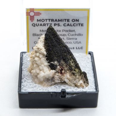 Mottramite on Quartz ps. Calcite