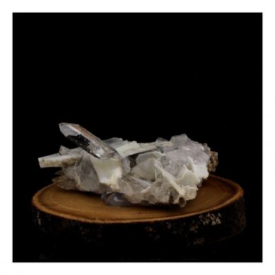 Quartz + Baryte. 152.5 ct.