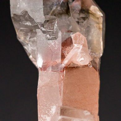 Quartz scepter with Hematite