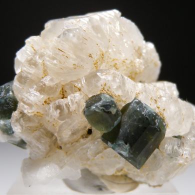 Apatite on Beryllonite