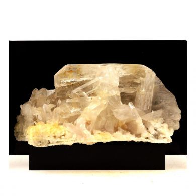 Quartz + Albite. 2154.5 ct.