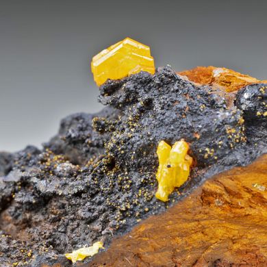 Mimetite with Beudantite