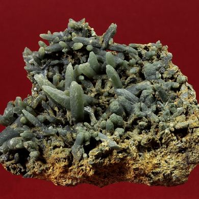 Quartz (var. Prase) on Hedenbergite