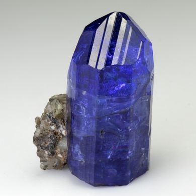 Zoisite-var.-Tanzanite