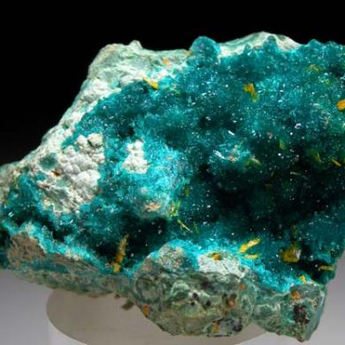 Dioptase with Wulfenite