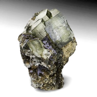 Fluorapatite with Fluorite, Arsenopyrite, Muscovite, Siderite