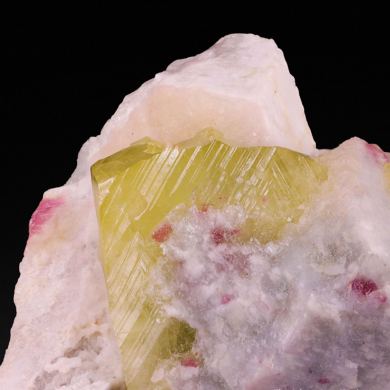 Londonite/Rhodizite with Liddicoatite