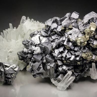 GALENA - SPINEL LAW TWIN, QUARTZ