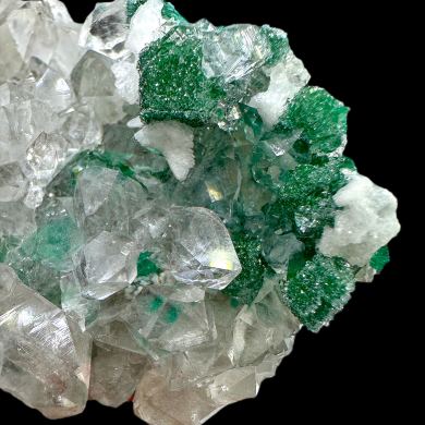 Dioptase, quartz, calcite