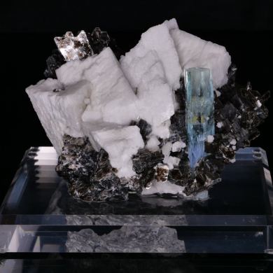 AQUAMARINE on MUSCOVITE and ALBITE - Pakistan