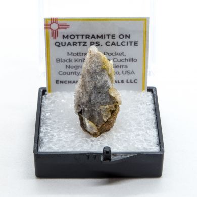 Mottramite on Quartz ps. Calcite