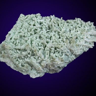 Prehnite (unusual “fingers”)