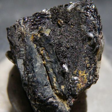 Klebelsbergite on Stibnite