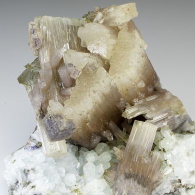 Fluorapatite with Topaz, Fluorite