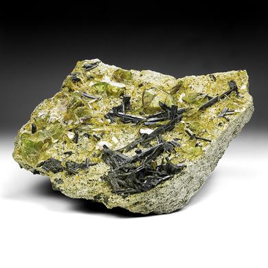 Titanite with Epidote