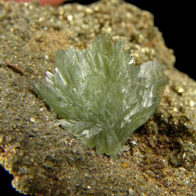 Ludlamite on Pyrite