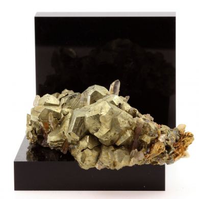 Pyrite, Quartz, Siderite.