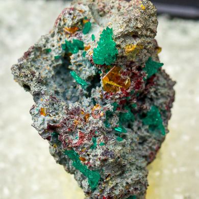 Dioptase with Wulfenite