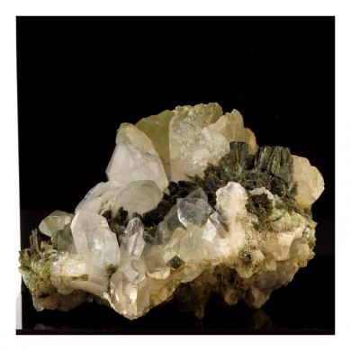 Quartz + Epidote. 885.0 ct.